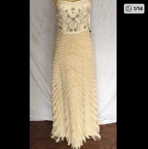 Sue Wong Ivory Style # W5130 Beaded Size 6